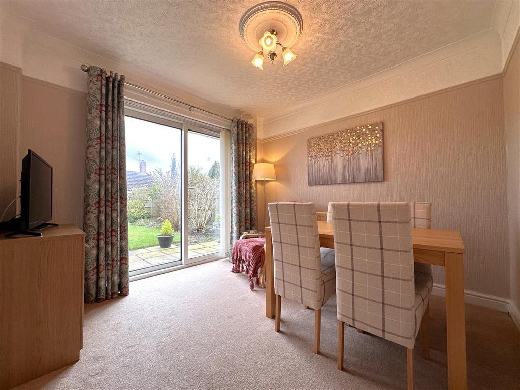 Dining Room 746