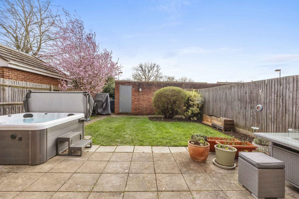 10 Hobart Court, Gunthorpe Rd, SL7 1 UL (LOW RES)-1