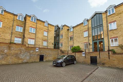 1 bedroom flat for sale, Clifton Road, Gravesend, DA11