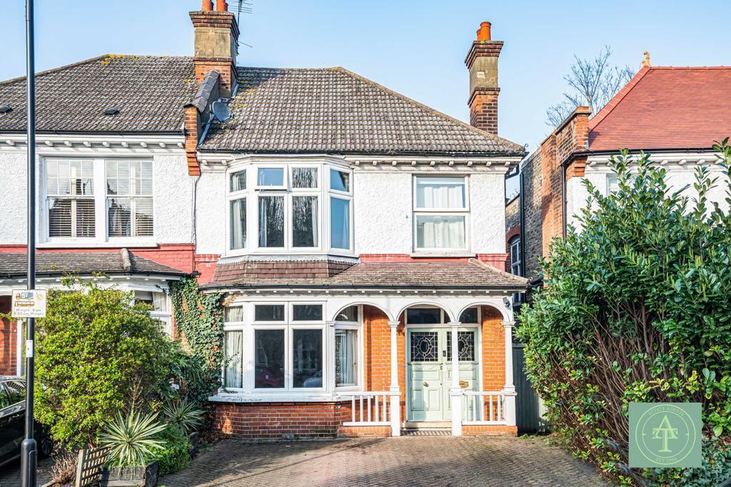 4 bedroom Link Semi Detached for sale