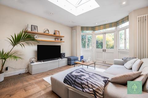 4 bedroom semi-detached house for sale, Fernleigh Road, Winchmore Hill, N21