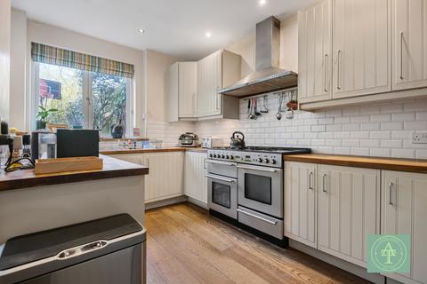 4 bedroom semi-detached house for sale, Fernleigh Road, Winchmore Hill, N21
