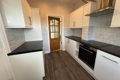 3 bedroom semi-detached house to rent, Wickersley Road, Brecks, S60 4JS