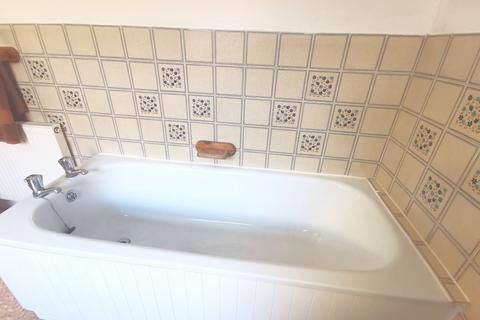 3 bedroom house to rent, Miers Street, St Thomas, Swansea