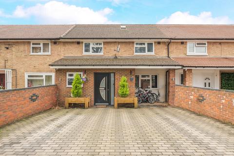 4 bedroom terraced house for sale - Balmoral Drive, Surrey GU22