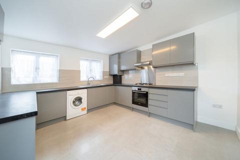 2 bedroom flat to rent, St. Albans Road, London NW10