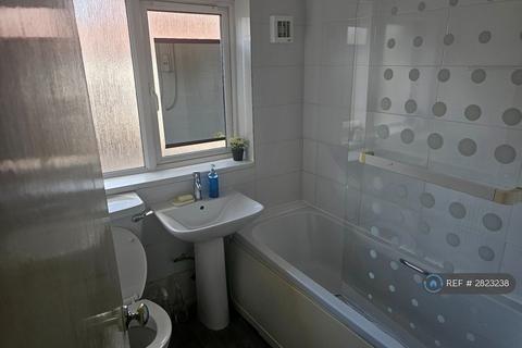 3 bedroom terraced house to rent, Cosby Road, Nottingham, NG2