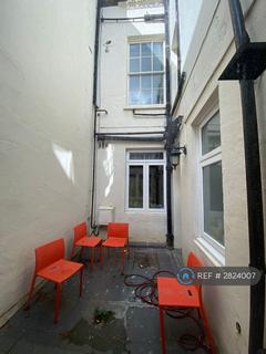 2 bedroom flat to rent, Sussex Gardens, London, W2