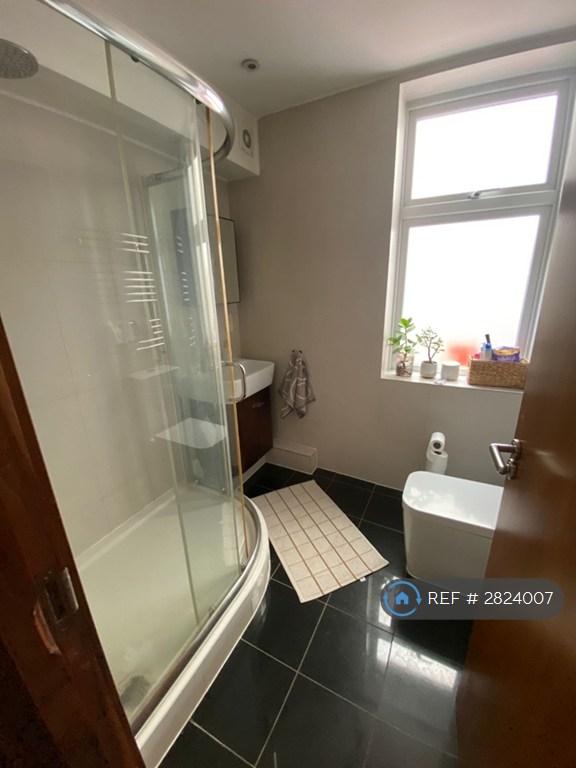 2nd Bathroom