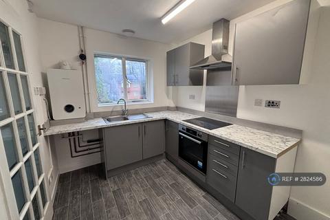 2 bedroom flat to rent, Coppleridge Drive, Manchester, M8