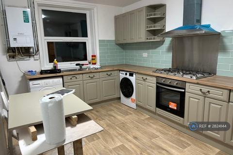 5 bedroom terraced house to rent, Park View Road, Bradford, BD9