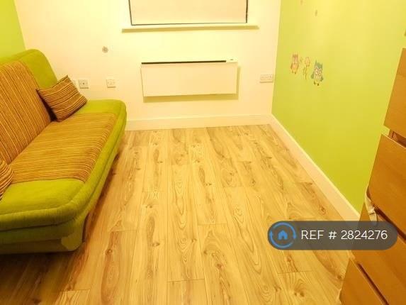 The Room Is White Not Green