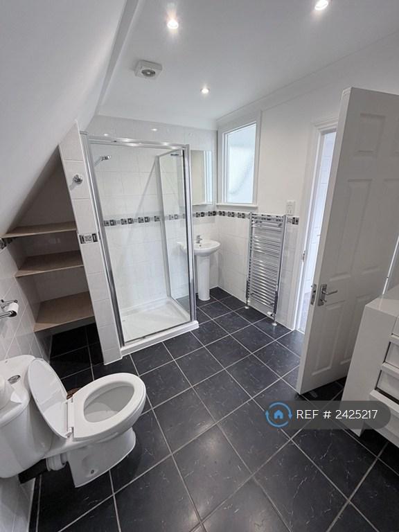 Loft Bedroom Private En-Suite