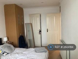 Bedroom 1b