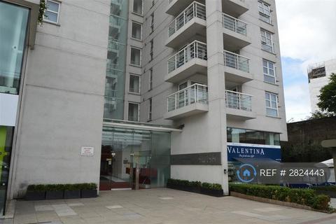 1 bedroom flat to rent, Upper Richmond Road, London, SW15