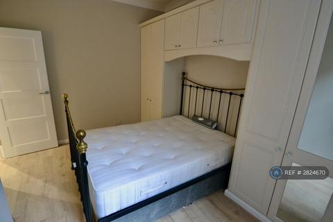 2 bedroom flat to rent, St. Georges Drive, London, SW1V