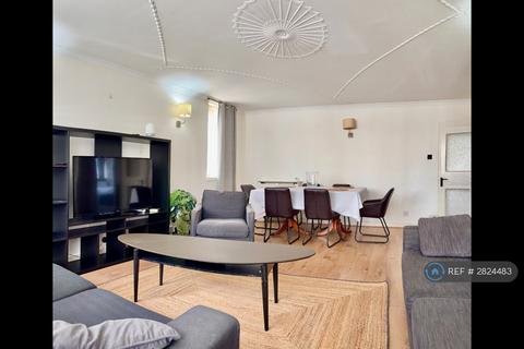 2 bedroom flat to rent, The Quadrangle, London, W2