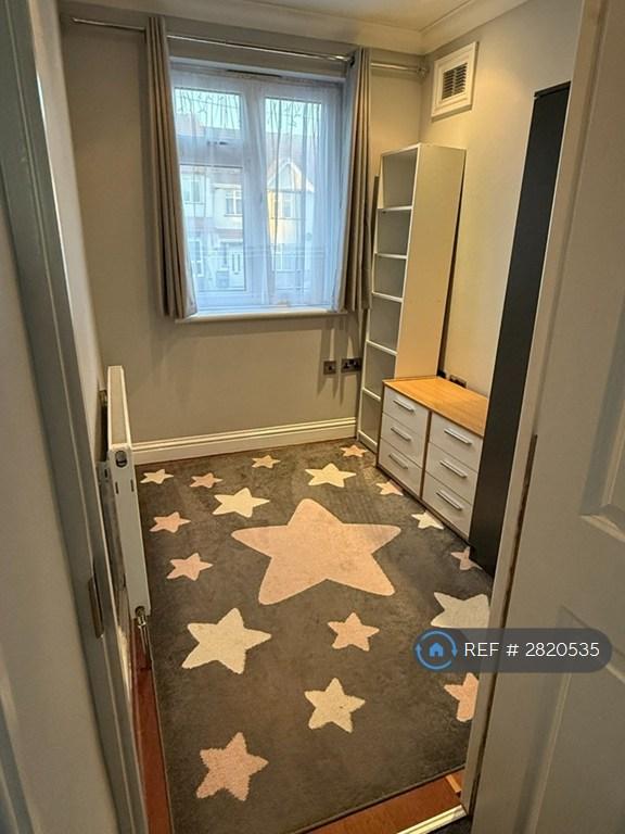 Upstairs Single Room 4