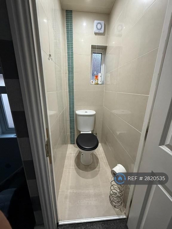 Upstairs Standalone Wc