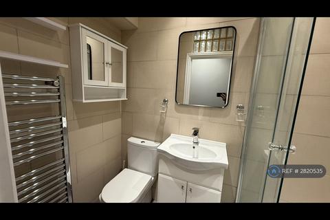 4 bedroom end of terrace house to rent, Dunster Drive, London, NW9