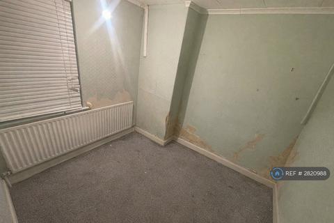 2 bedroom flat to rent, Axbridge Gardens, Newcastle Upon Tyne, NE4