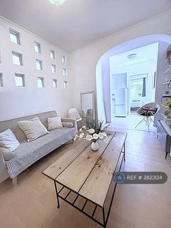 3 bedroom flat to rent, Bishops Park Road, London, SW16