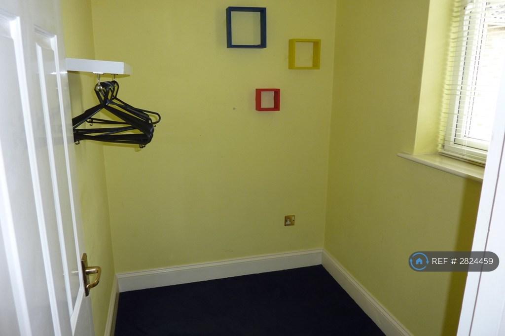 Small Bedroom/Office