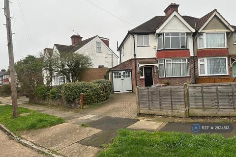 3 bedroom semi-detached house to rent, Woodland Gardens, Isleworth, TW7