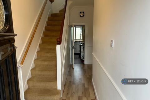 3 bedroom semi-detached house to rent, Woodland Gardens, Isleworth, TW7