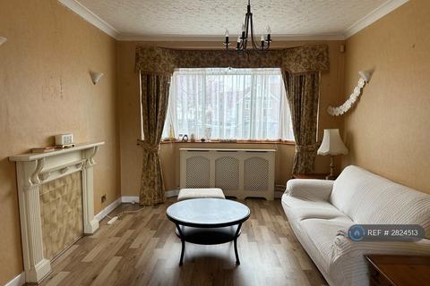 3 bedroom semi-detached house to rent, Woodland Gardens, Isleworth, TW7