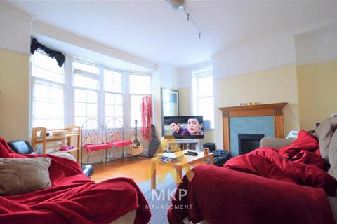 3 bedroom flat to rent, Hagley Court, Edgbaston, Birmingham B16