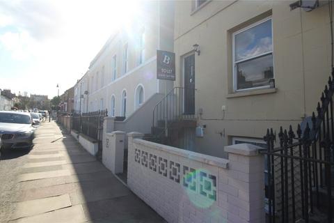 2 bedroom apartment to rent, Wellington Street, Gravesend, Kent, DA12