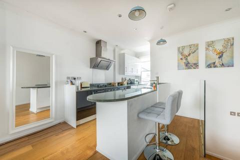 undefined, Chiswick High Road, Chiswick, London, W4
