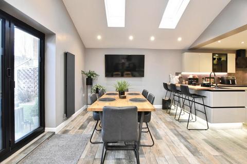 4 bedroom detached house for sale, Cambridge Avenue, Scunthorpe