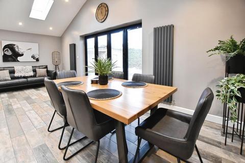 4 bedroom detached house for sale, Cambridge Avenue, Scunthorpe
