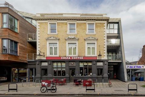 3 bedroom flat to rent, High Road, London NW10