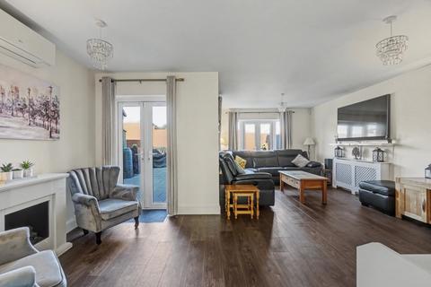 4 bedroom semi-detached house for sale, Butchers Green, Rainham,