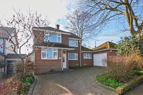 5 bedroom detached house for sale, Sunningdale Drive,  Rainham,