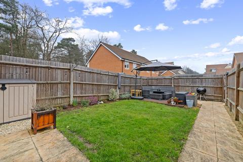 3 bedroom terraced house for sale, Welberry Way, Blackwater, GU17