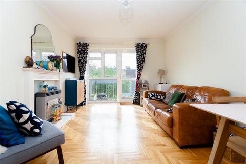 2 bedroom flat to rent, Woolstone House, Whiston Road, London