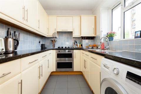 2 bedroom flat to rent, Woolstone House, Whiston Road, London