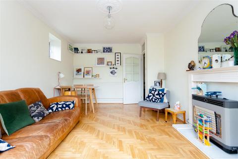 2 bedroom flat to rent, Woolstone House, Whiston Road, London