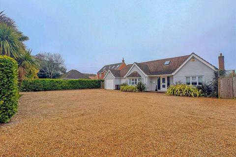 5 bedroom detached house for sale, Kirby Cross CO13