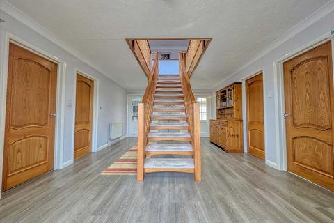5 bedroom detached house for sale, Kirby Cross CO13