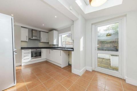 2 bedroom flat for sale, Glycena Road, London