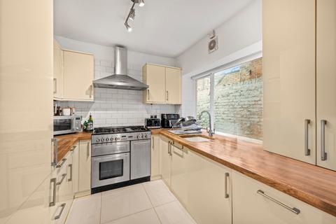 2 bedroom maisonette for sale, Highbury Hill, Islington, London