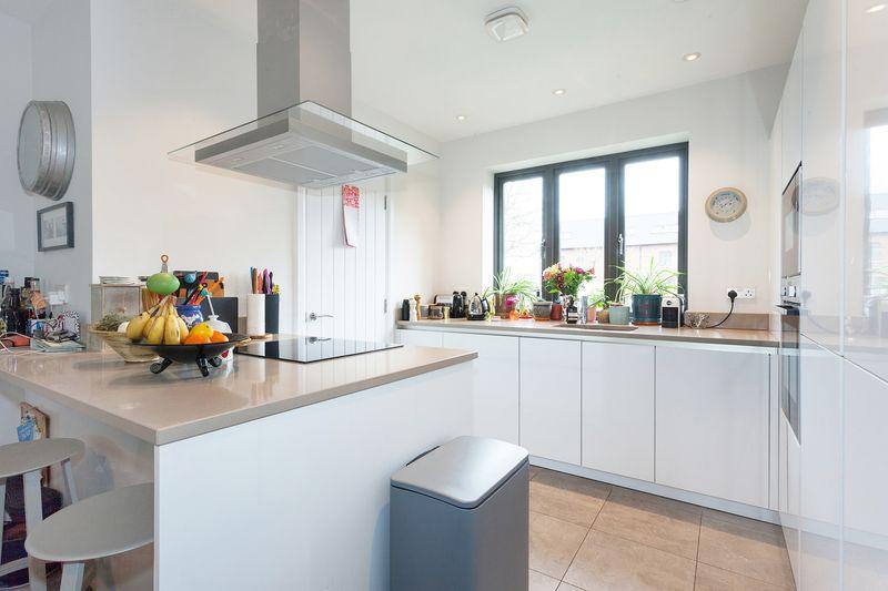 Living dining...