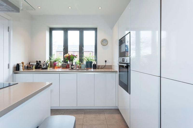 Living dining...