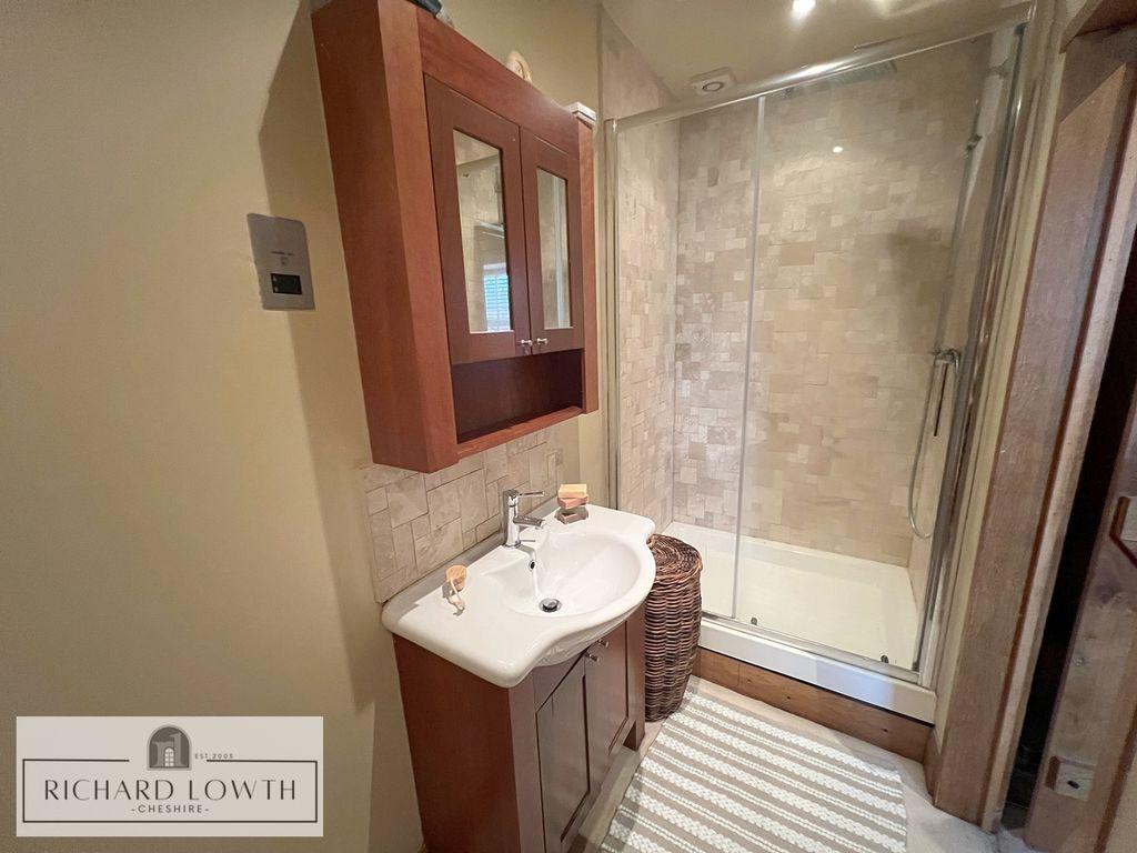 Ensuite Shower...