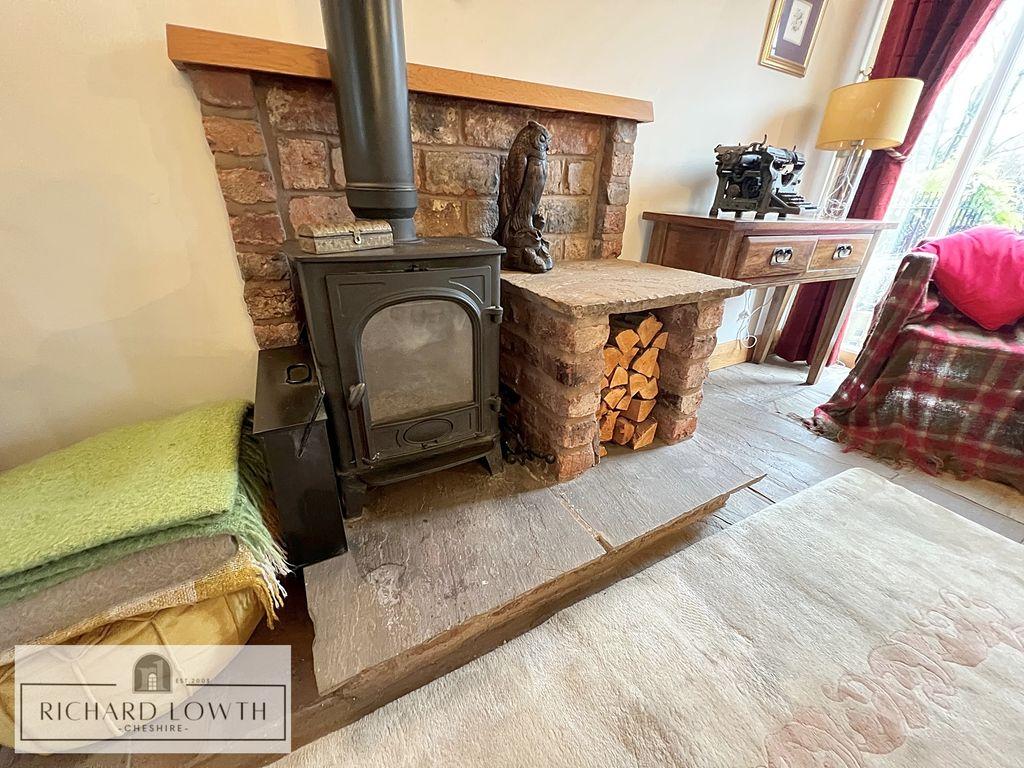 Feature Log Burner